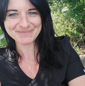 Meet your Posher, Steph